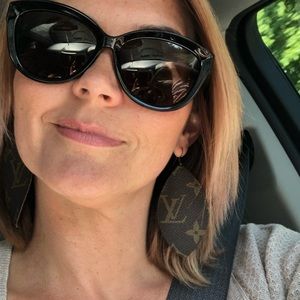 Meet your Posher, Dana